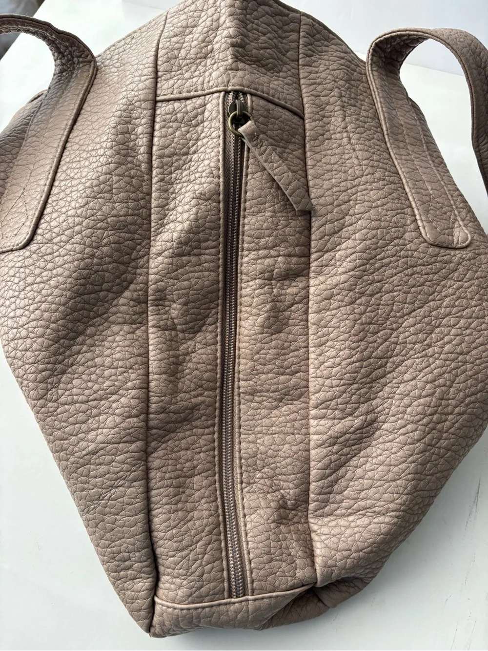 Volcom Pebbled Shoulder Bag in Taupe